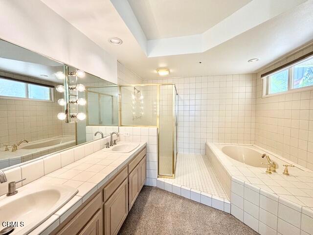 4249 Harbour Island Lane, Oxnard CA: https://media.crmls.org/mediaz/75df1aa5-2b80-4927-8ece-619e7a659ab2.jpg