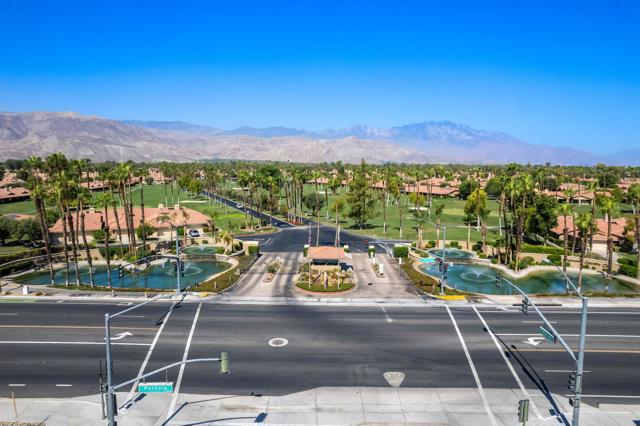 168 Camino Arroyo S, Palm Desert CA: https://media.crmls.org/mediaz/75df2186-3946-4dde-bcd7-b175992964e3.jpg