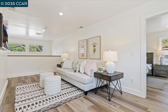 158 Pulido Rd, Danville CA: https://media.crmls.org/mediaz/75df9375-0c73-4a1e-bf92-37dac031646a.jpg