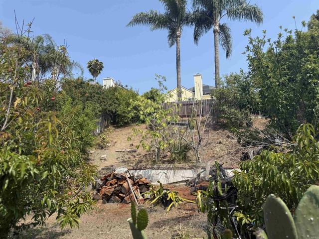 Detail Gallery Image 6 of 15 For 1826 via Cuarto, Oceanside,  CA 92056 - 3 Beds | 2 Baths