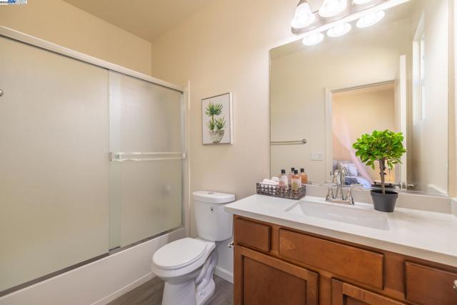 2200 Beech Cir, San Jose CA: https://media.crmls.org/mediaz/75e06676-f352-4b79-92fe-75694333f2d8.jpg