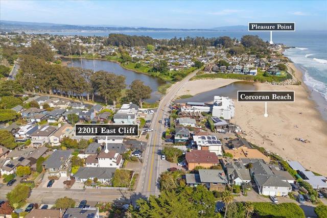 22011 E Cliff Drive, Santa Cruz CA: https://media.crmls.org/mediaz/75e0b40e-fc92-40f7-820a-1e12525e4686.jpg