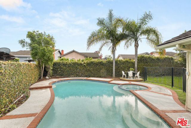 6514 S Copperwood Avenue, Inglewood CA: https://media.crmls.org/mediaz/75e0b46e-a8ab-4ccf-a0ae-aff90c360307.jpg