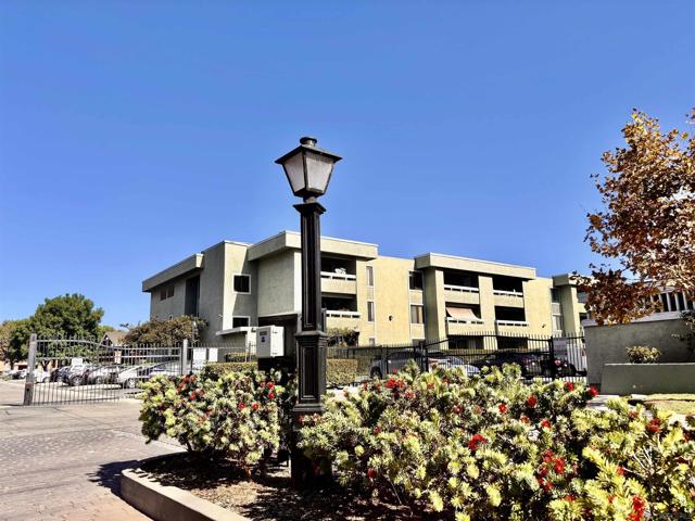 1040 E Washington Ave, Escondido CA: https://media.crmls.org/mediaz/75e0ce9d-99f4-454a-b695-575e37cd66fd.jpg