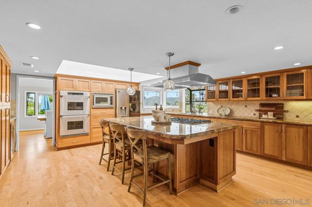 3609 Monte Real, Escondido CA: https://media.crmls.org/mediaz/75e16d58-dc4c-4b3a-9888-bb360b8404ba.jpg