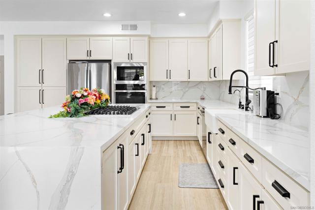 550 Echo Lane, San Marcos CA: https://media.crmls.org/mediaz/75e1a8da-23da-4ca2-9051-d0b18647b066.jpg