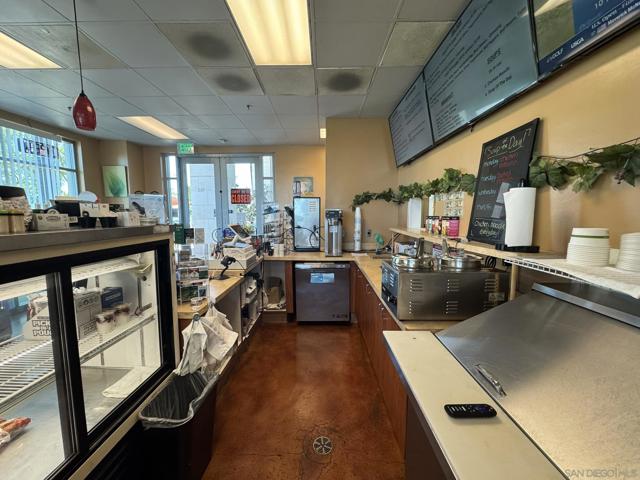 9350 Waxie Way #150, San Diego CA: https://media.crmls.org/mediaz/75e1accc-0242-456f-8b16-b9e562e4b315.jpg