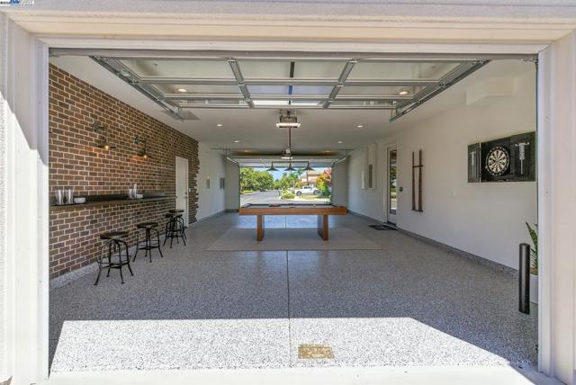 1685 Arione Street, Brentwood CA: https://media.crmls.org/mediaz/75e1c86c-eee8-4549-be4f-e289eb66b51a.jpg