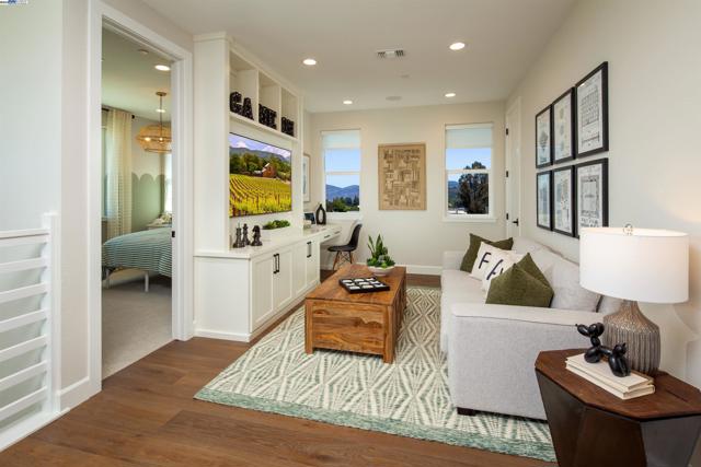 354 Sagebrush Drive, Napa CA: https://media.crmls.org/mediaz/75e1f981-e398-4d5d-8d94-5d08d52cad9f.jpg