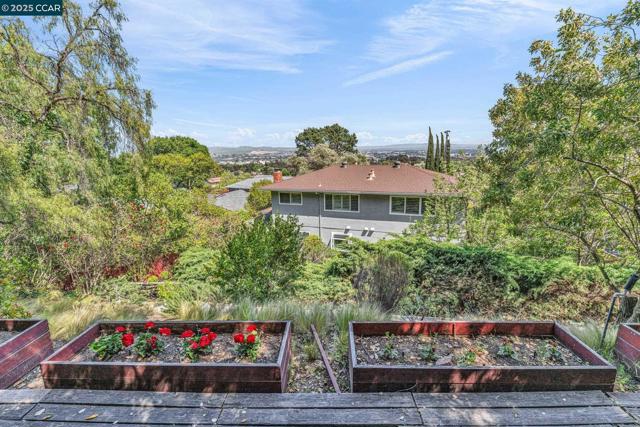 11373 Rampart Dr, Dublin CA: https://media.crmls.org/mediaz/75e20bfa-c743-4f6a-809c-a713fe927c4c.jpg