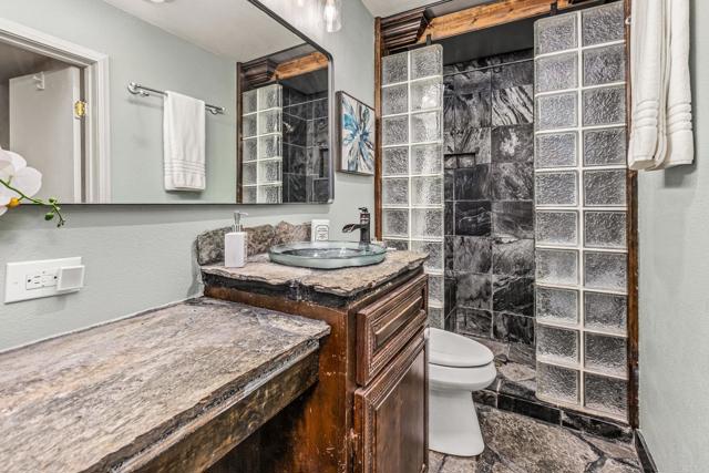 Detail Gallery Image 14 of 28 For 166 Lakeview Ave, Spring Valley,  CA 91977 - 4 Beds | 3 Baths