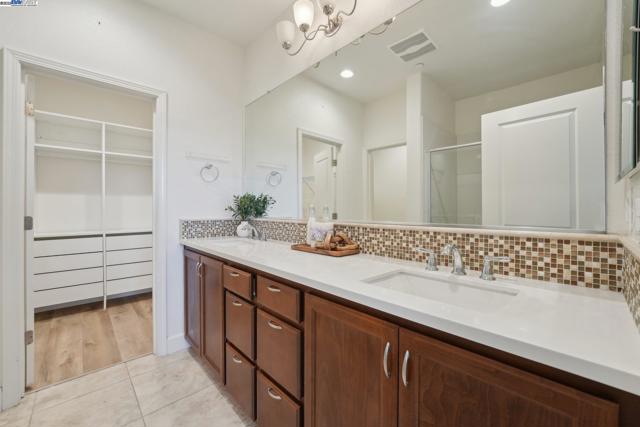 5743 Oceanspray Rd, Newark CA: https://media.crmls.org/mediaz/75e28229-df7a-4eed-9087-3e8130175b5a.jpg