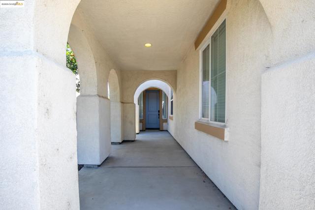 78 Vella Circle, Oakley CA: https://media.crmls.org/mediaz/75e28f53-925c-4160-970d-f8225def29f1.jpg