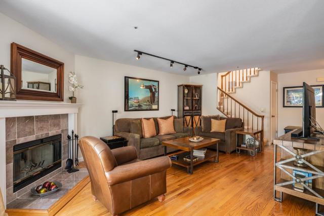 290 Bonita Lane, Foster City CA: https://media.crmls.org/mediaz/75e29ba2-a3bf-4746-b1d9-24c6253ea9ba.jpg