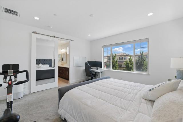 410 E Redberry Place, Mountain House CA: https://media.crmls.org/mediaz/75e2b156-b316-407f-8fa8-9464a00cd0d1.jpg