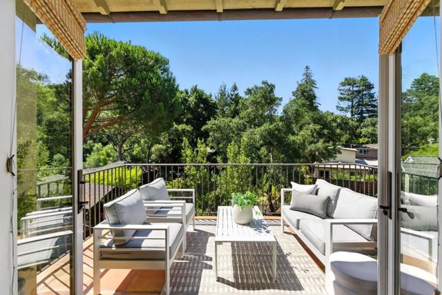 45 Sneckner Court, Menlo Park CA: https://media.crmls.org/mediaz/75e327b6-8c17-4997-8692-b93f69f41eec.jpg