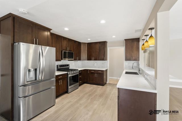 Detail Gallery Image 9 of 41 For 8195 Chaz Pl, La Mesa,  CA 91942 - 5 Beds | 3 Baths