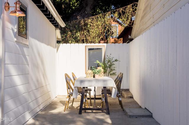 1100 Meridian Avenue, South Pasadena CA: https://media.crmls.org/mediaz/75e3c8ee-7094-44dc-9507-f9a788bbecd5.jpg