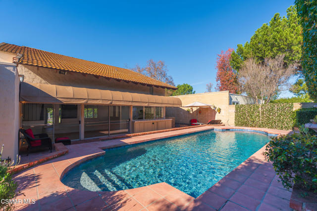 4524 Greengate Court, Westlake Village CA: https://media.crmls.org/mediaz/75e51c11-4443-4758-a0f5-edce032d4778.jpg