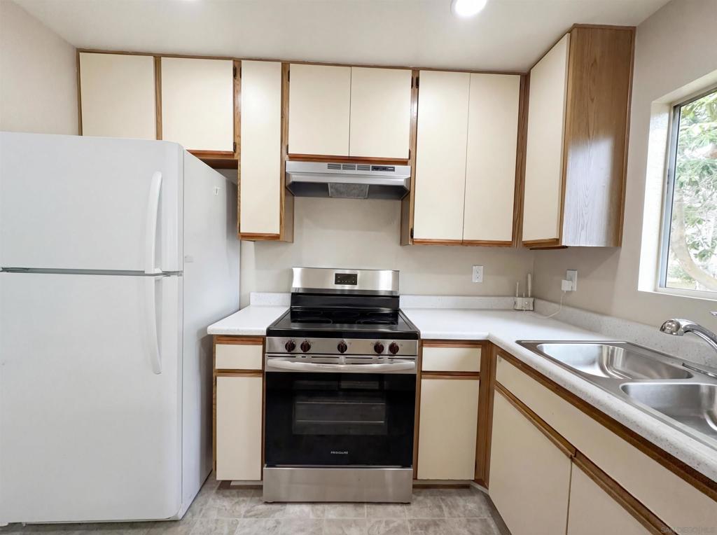 11231 Avenida De Los Lobos - photo 8