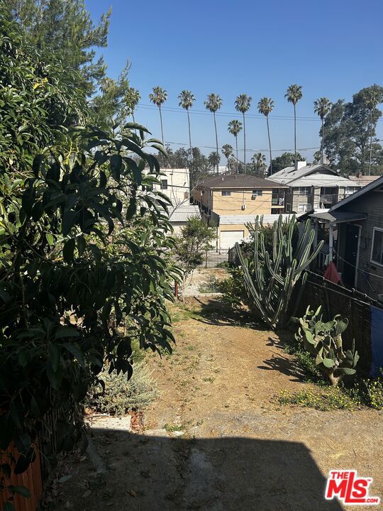 543 S Chicago Street, Los Angeles CA: https://media.crmls.org/mediaz/75e61baa-9d3b-4c40-a472-d5aa4fa72940.jpg