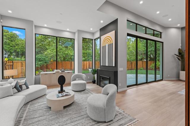 90 Crescent Drive, Palo Alto CA: https://media.crmls.org/mediaz/75e62753-6ecc-438b-a4f0-235a53083766.jpg