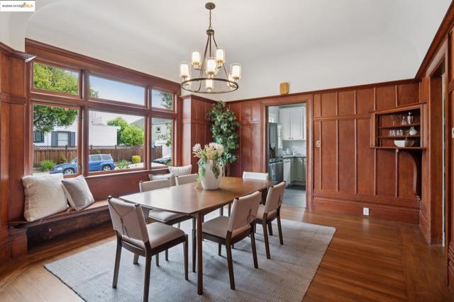 1042 Santa Clara Ave, Alameda CA: https://media.crmls.org/mediaz/75e62f8d-3835-4a04-8309-1d98fde112b4.jpg
