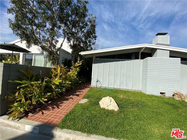 465 33RD Street, Manhattan Beach, California 90266, 3 Bedrooms Bedrooms, ,2 BathroomsBathrooms,Residential,Sold,33RD,22123469