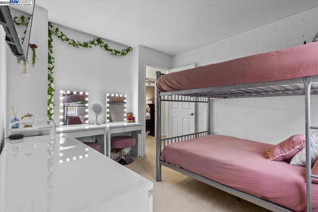 60 W South St, Tracy CA: https://media.crmls.org/mediaz/75e72044-80ee-486d-a8bd-f6f3dba49c82.jpg