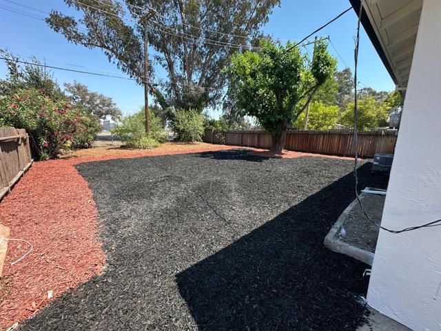 972 Woodrow Street, Lodi CA: https://media.crmls.org/mediaz/75e7c57f-1adc-4130-b218-3100993a251c.jpg
