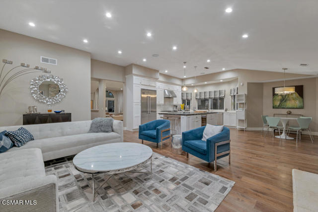 4953 Kilburn Court, Oak Park CA: https://media.crmls.org/mediaz/75e7f0d5-e1a3-4101-8bc7-b4f69644d9df.jpg