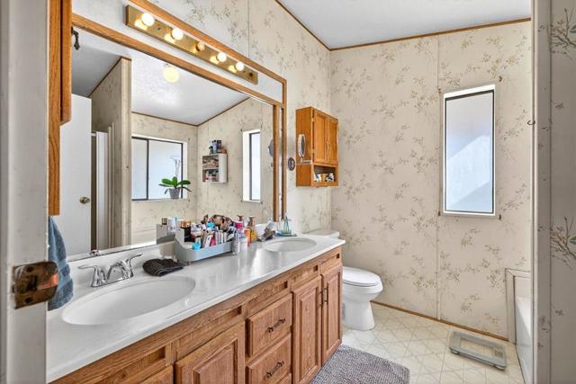 Image 37 of 49 For 20555 Mountain View Road