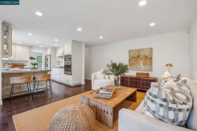1023 Ameno Court, Lafayette CA: https://media.crmls.org/mediaz/75e908a3-2f07-456c-bc55-57186d56be8d.jpg