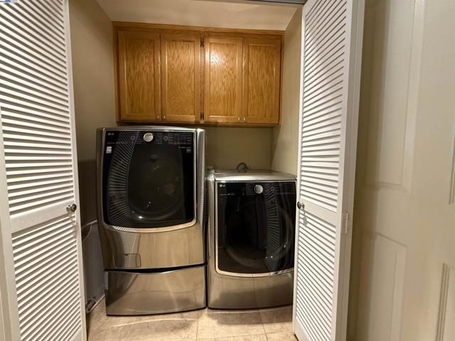 1789 Corte Sueno, Livermore CA: https://media.crmls.org/mediaz/75e930f3-2e73-4280-b7b7-d89bc2dbf353.jpg