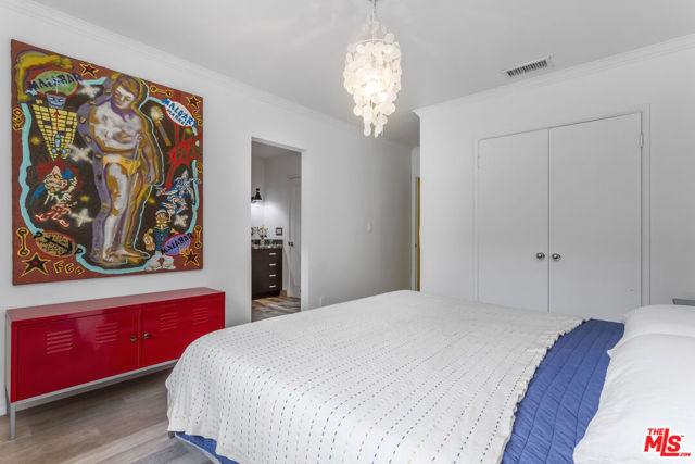 6570 Lakeridge Road, Los Angeles CA: https://media.crmls.org/mediaz/75e93d90-706d-4405-aa26-3ab9cdc898ac.jpg