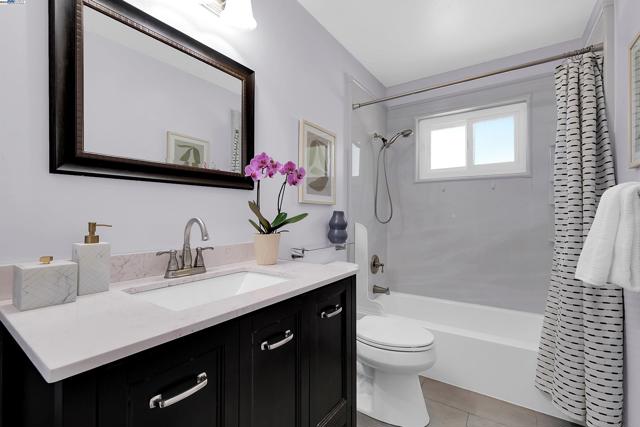 17561 Vineyard Rd, Castro Valley CA: https://media.crmls.org/mediaz/75e95152-d1b8-4a6f-b491-21633f9ce37a.jpg
