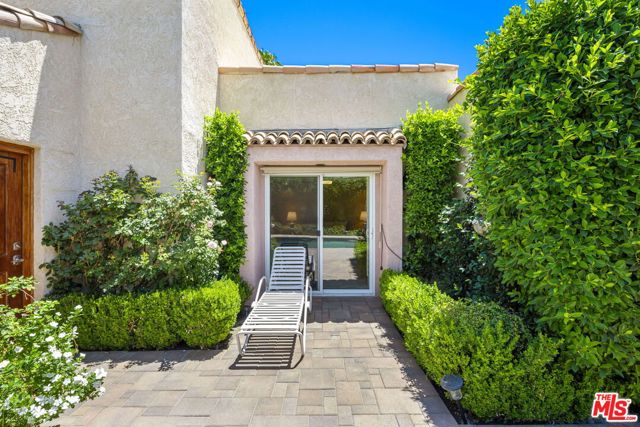 69385 Avenida De Las Montanas, Cathedral City CA: https://media.crmls.org/mediaz/75e9cb49-114e-4a96-8e75-c318a27731ba.jpg