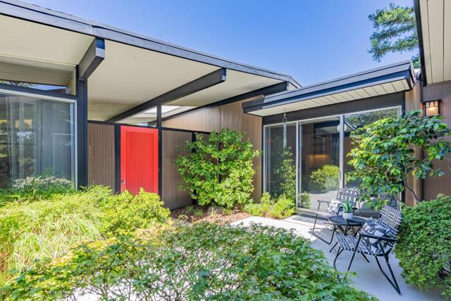 814 Beaverton Court, Sunnyvale CA: https://media.crmls.org/mediaz/75e9f2d4-e93b-4abe-9871-378841620233.jpg
