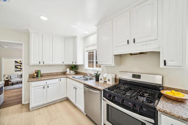 16829 Daryl Avenue, San Lorenzo CA: https://media.crmls.org/mediaz/75ea46b7-81ca-477e-b09a-c9c342a40241.jpg