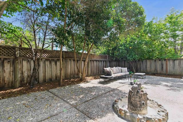 33243 Sunriver Cmn, Fremont CA: https://media.crmls.org/mediaz/75eae8d5-b0df-485b-be19-e9b994592027.jpg