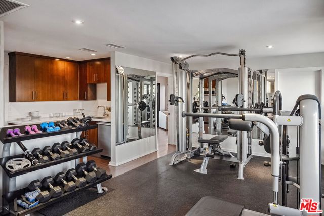 7840 Torreyson Drive, Los Angeles CA: https://media.crmls.org/mediaz/75eb5547-a665-46b3-bf1e-feb63225c65e.jpg