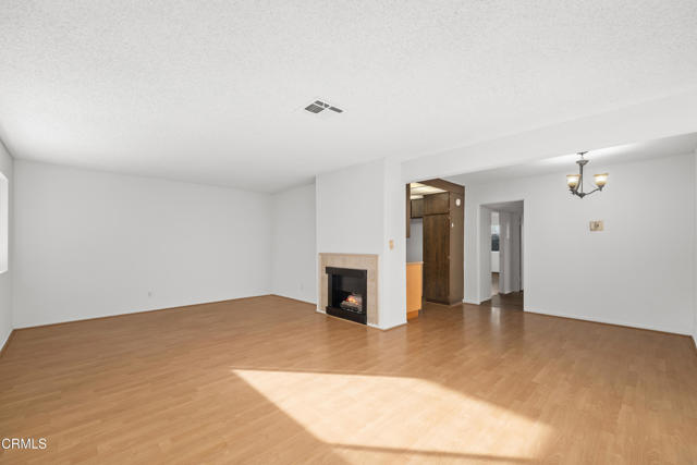 Detail Gallery Image 4 of 12 For 497 S El Molino Ave #102,  Pasadena,  CA 91101 - 2 Beds | 2 Baths
