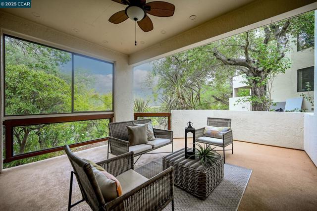 1281 Avenida Sevilla, Walnut Creek CA: https://media.crmls.org/mediaz/75ec1e33-cc7b-4e05-bc3e-180104093d58.jpg
