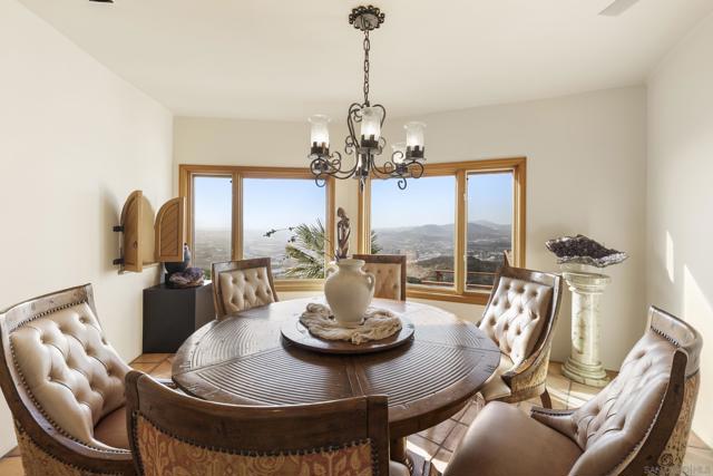 859 Cocos Dr, San Marcos CA: https://media.crmls.org/mediaz/75edfe25-6415-46d3-b0d0-a5668aa05a0b.jpg