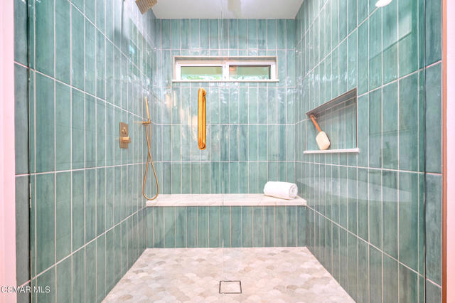 674 Lautrec Court, Thousand Oaks CA: https://media.crmls.org/mediaz/75eed4cc-a438-4553-b3ea-f571ba50b043.jpg