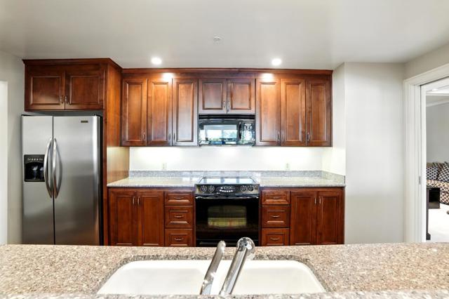 10 CRYSTAL SPRINGS Road, San Mateo CA: https://media.crmls.org/mediaz/75ef93f1-bfcd-4858-9a24-63e7508135b7.jpg