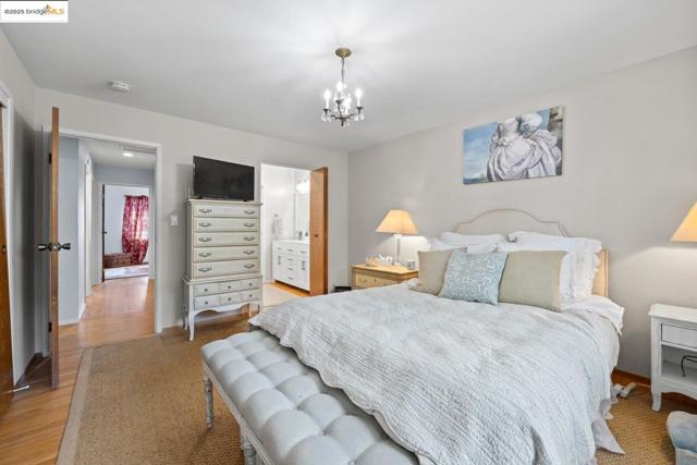2821 Erin CT, Richmond CA: https://media.crmls.org/mediaz/75efd8b9-dcb9-41f2-89cf-cde98d6e796f.jpg