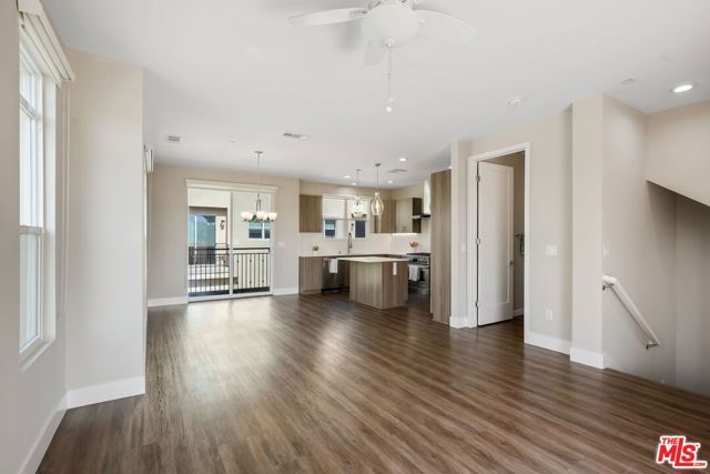 4394 Paxton Place, Calabasas CA: https://media.crmls.org/mediaz/75efe24f-6701-49ab-a64c-dbafc73b2791.jpg