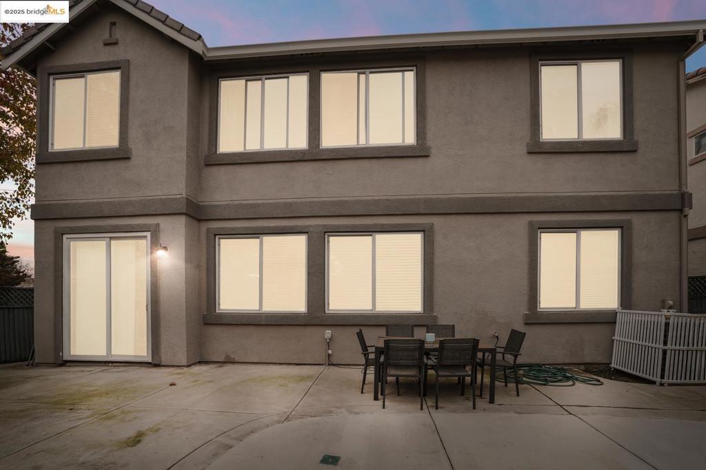 https://media.crmls.org/mediaz/75f0bdd7-5c62-45af-ad67-2eec33951db1.jpg?preset=X-Large