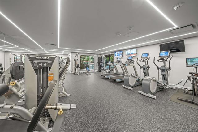 1199 Pacific Hwy, San Diego CA: https://media.crmls.org/mediaz/75f1411f-8d6b-4331-8d26-75985d0f525b.jpg